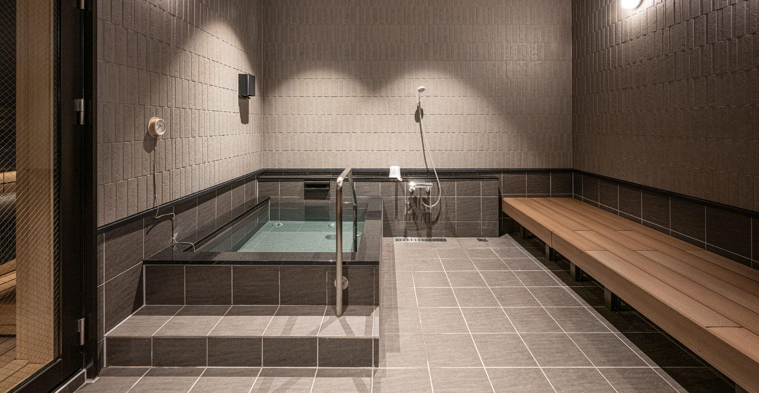 サウナ　水風呂